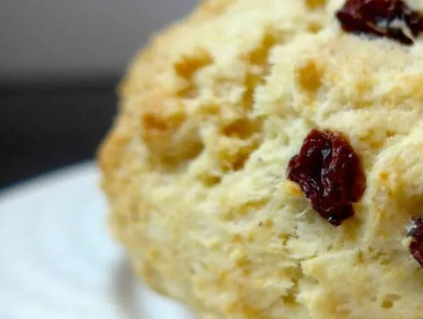 Mükemmel Üzümlü Scone'lar